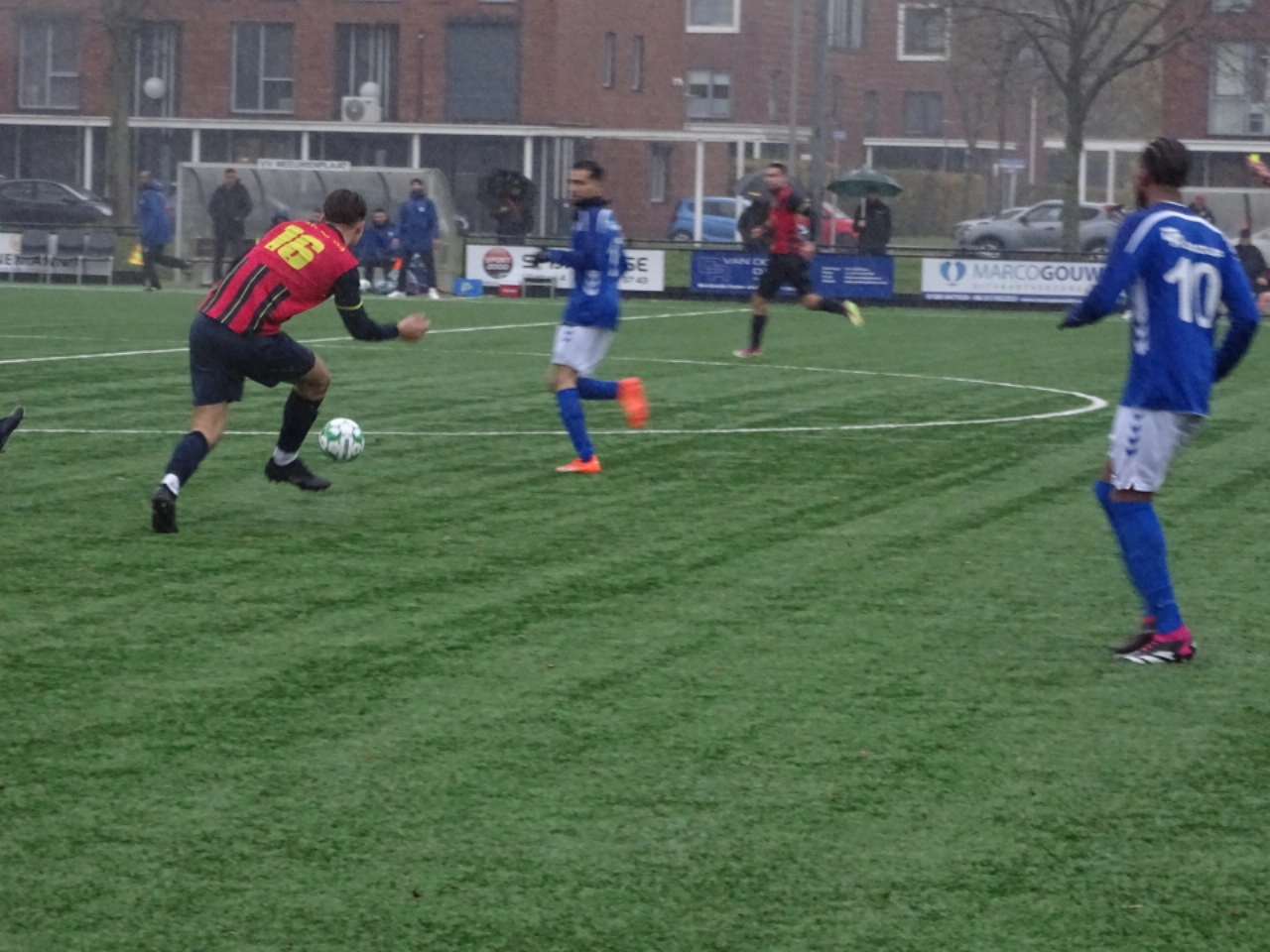 Victoria '04 speelt gelijk tegen Meeuwenplaat